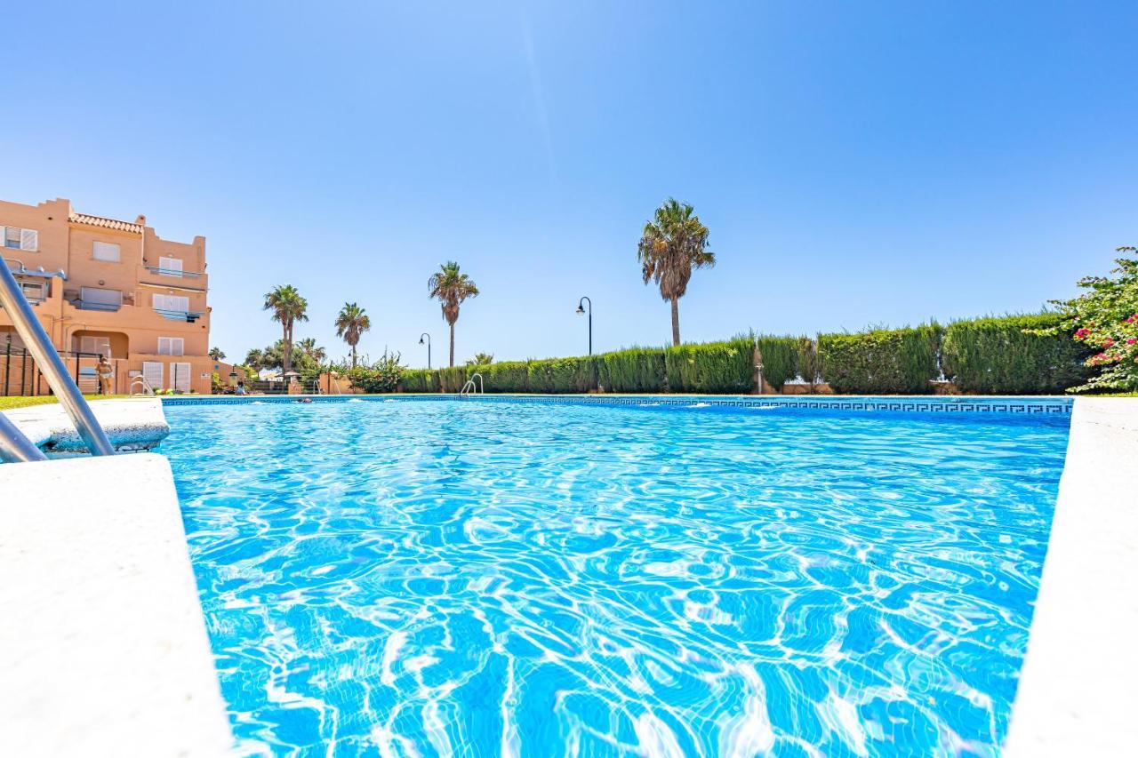Beachfront, Pool, Terrace, Garage & Fibre Internet Tarifa Luaran gambar